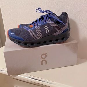 On Cloud Go Women’s size 7.5